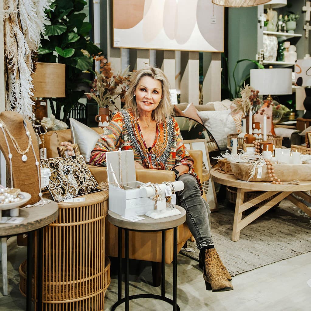 Wendy Whelen is Founder, Director and Senior Stylist at Home By Déjà Vu.  Wendy is passionate about beautiful spaces and effortlessly creates stylish, luxurious spaces to work with your own personal style and home.